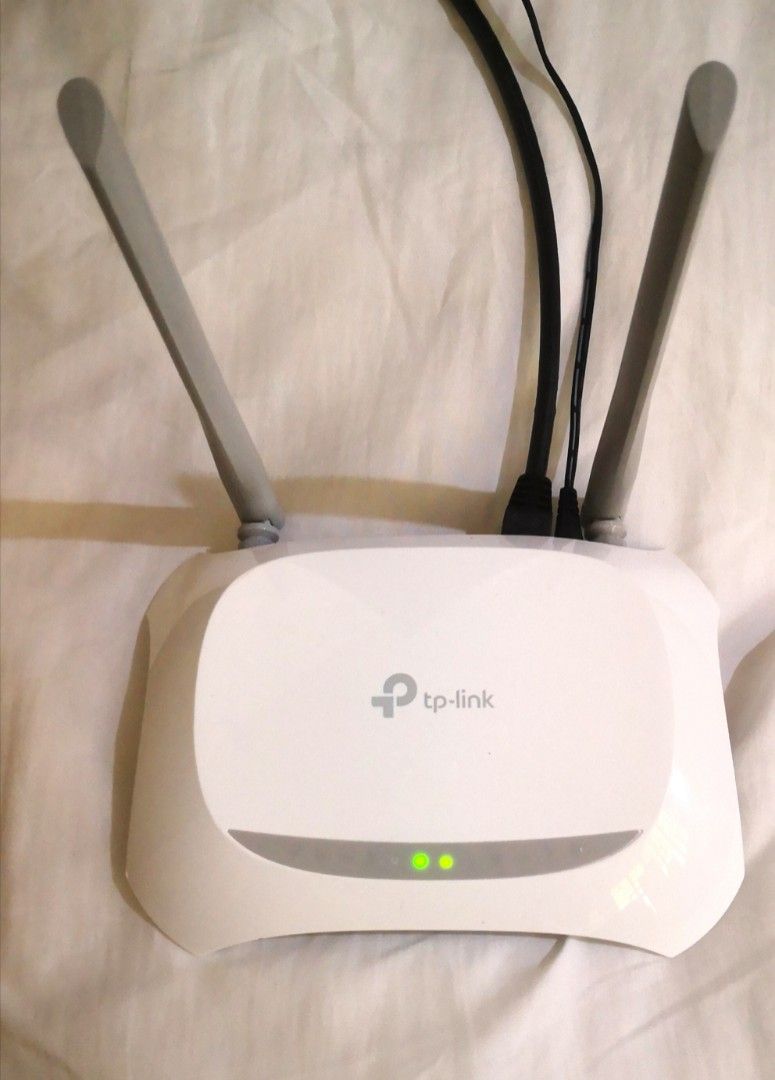 TP-Link WR840N Router (Category: Networking) located in Dagupan City. Submitted by ptrvncnt (Listing ID 1377385149, Image 1). Description: Used for less than a week as temporary wifi range extender. Working well at maayos pero wala nang box, manual and other accessories. Item comes with unit and adapter only. Orig price is 650 before. 400 comes with shipping and handling na po via J&T. Preferred payment is Gcash or Bank Deposit. Item location is 