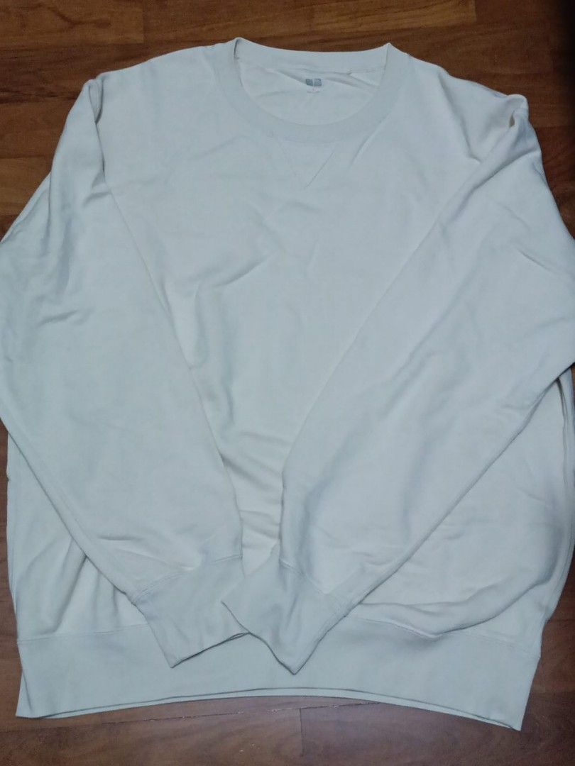 Uniqlo Crew Neck Sweater Sweatshirt Winter Wear- XL, Men's Fashion