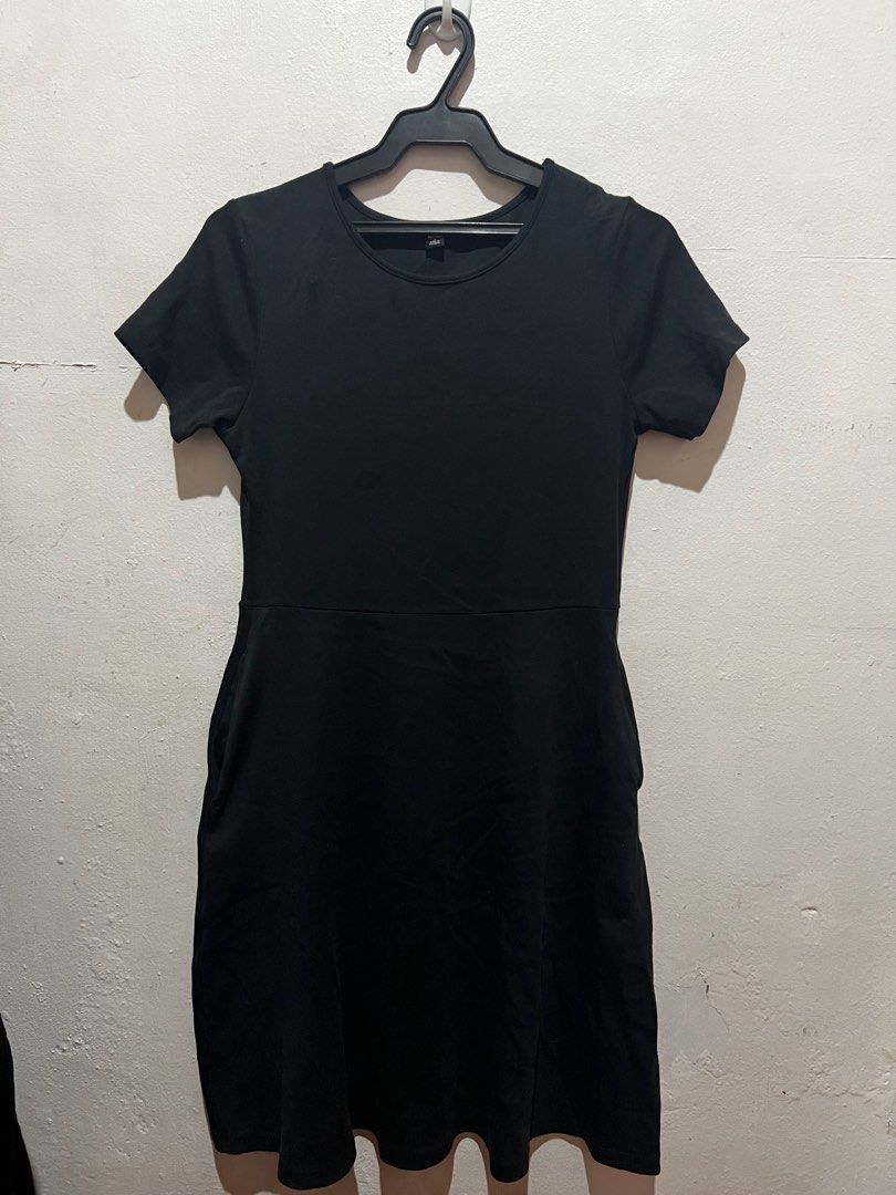 UNIQLO DRESS (Category: Dresses) located in Marikina City. Submitted by mgdeclutteringph (Listing ID 1377448950, Image 3). Description: Only used twice No flaws - with pockets (Medium) via lalamove/grab only Marikina City.