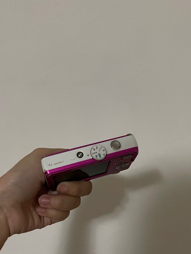 UNTESTED SAMSUNG L2O1 CAMERA (Category: Cameras) located in Antipolo. Submitted by itsyogirl_ac (Listing ID 1377511246, Image 3). Description: - UNTESTED DIGICAM !! - can nego - bought for 1k in fb marketplace - if sure buyer can include bag charms mop: gcash (lalamove/ggx) cash (meet-up ONLY) mod: - gogoexpress - lalamove - lbc meet-up: - Upper Antipolo Simbahan - UST .