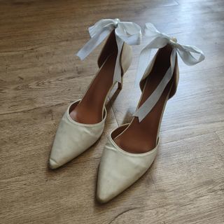 (Category: ) located in . Submitted by lovelily__ (Listing ID 1377408631, Image 1). Description: .