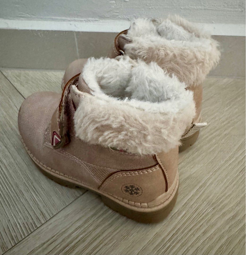 Winter Time Blush Pink Boots (Category: Babies & Kids Fashion) located in Singapore. Submitted by peppermintyy (Listing ID 1377443241, Image 1). Description: Size: EUR 24 Condition: 9/10 Worn for x1 Overseas trip only..
