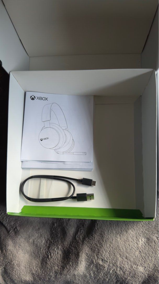 XBOX Wireless Headset for Series X/S (Category: Headphones & Headsets) located in Makati City. Submitted by alinauy (Listing ID 1377497132, Image 2). Description: XBOX Wireless Headset for Series X/S Great condition No flaking and no issues Complete accessories (unused type C connector).