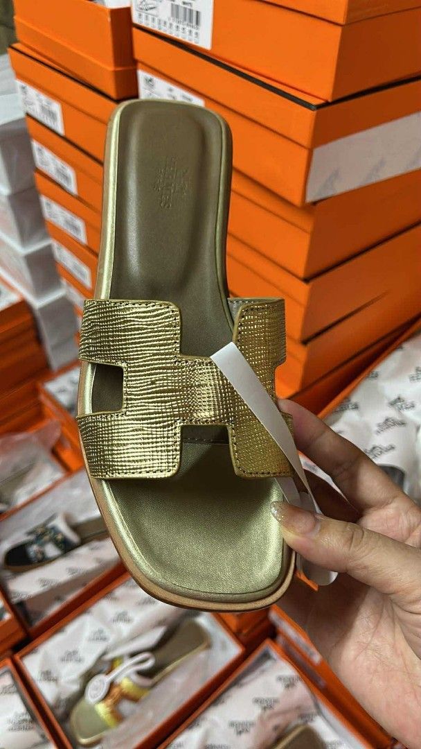 100% Authentic Hermes Slippers (Category: Sneakers & Footwear) located in Santa Cruz. Submitted by janelovebagswatchesshoesph (Listing ID 1377670202, Image 3). Description: .