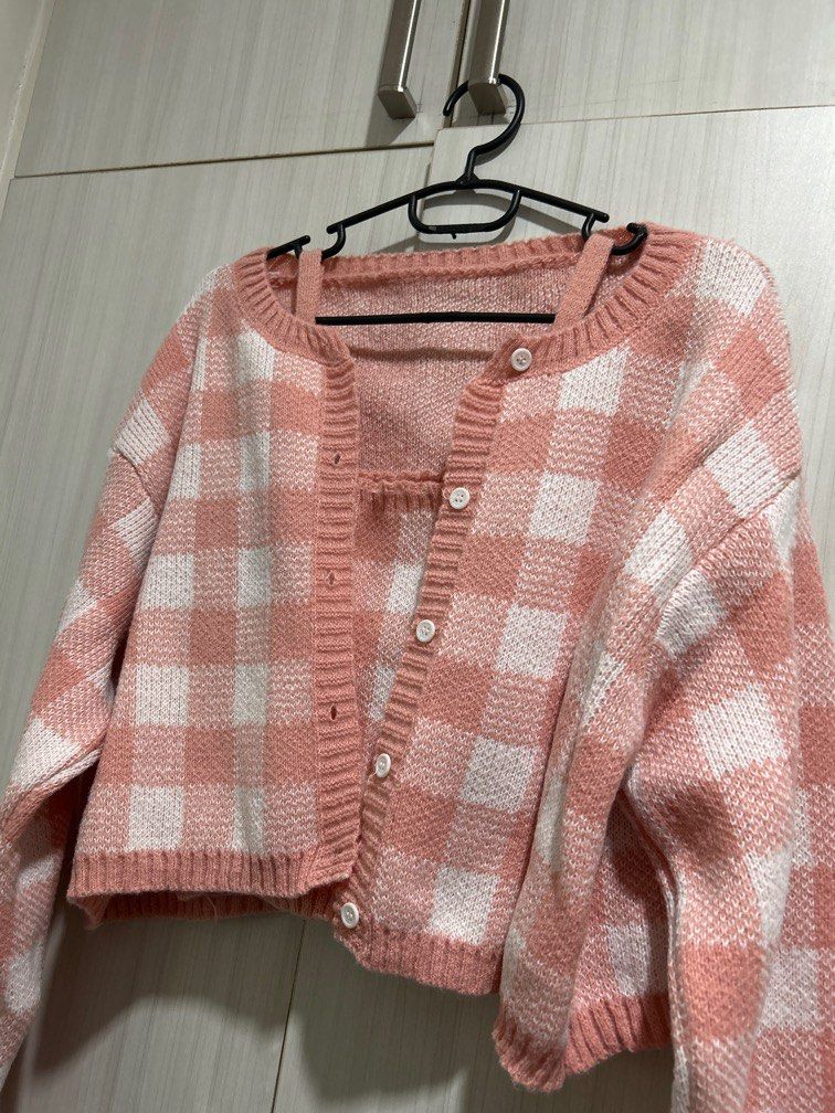 2pc Sweater With Matching Inner Knitted Very Thick For Winter checkered Set (Category: Sets or Coordinates) located in San Juan City. Submitted by j_mcl (Listing ID 1377609934, Image 3). Description: Used Once lang in Japan.