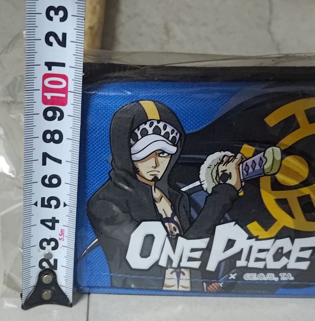 由 mori88801308352 (刊登 ID 1377747192，圖片 3) 提交，位於 嘉義縣 (Chiayi County) 的 全新正版航海王特拉法爾加羅書包零錢包 編碼009173 (類別：其他外出用品)，說明：全新正版航海王特拉法爾加羅書包零錢包證件包 #七武海 死亡外科醫生 #正版有證紙 #2018年12月製造 #尺寸14*4*11 #全新未拆 #百分之百實品拍攝 。