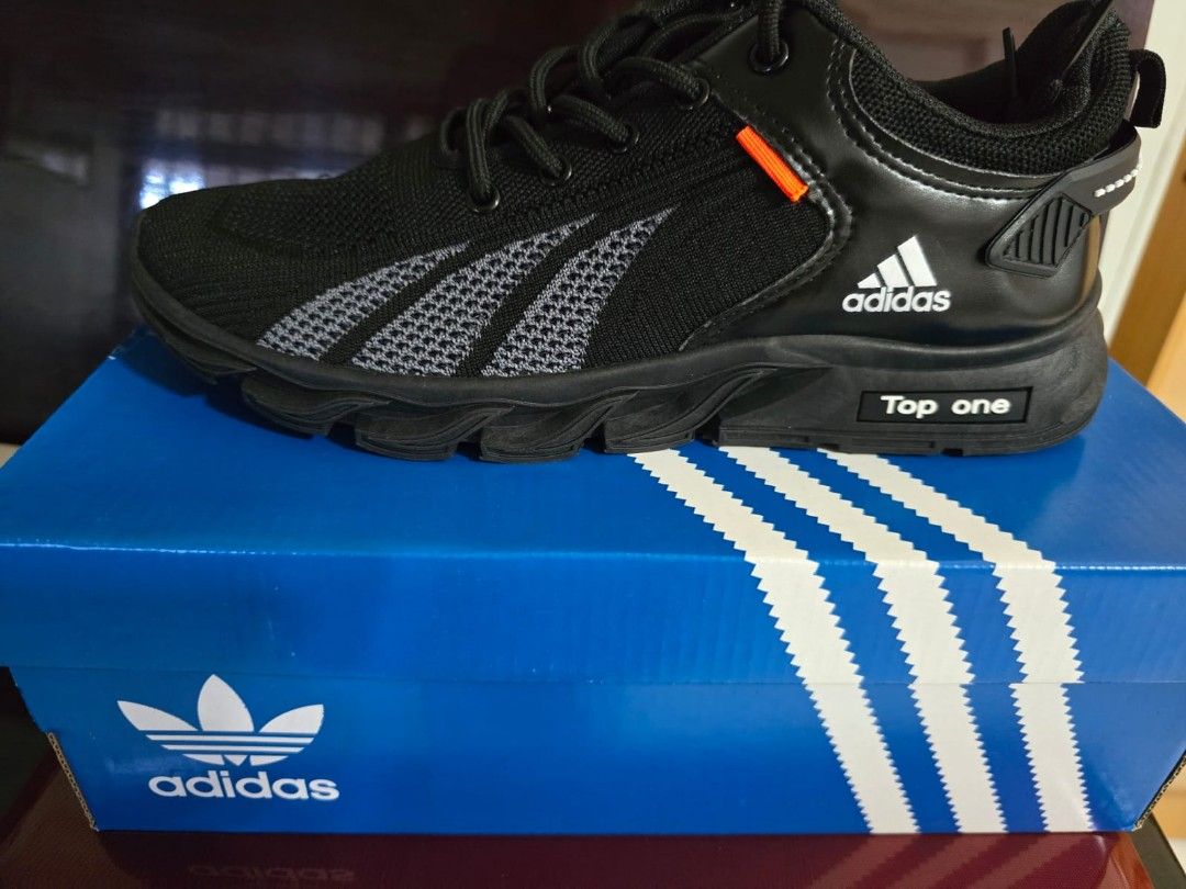 adidas running/sports shoes (Category: Casual shoes) located in Singapore. Submitted by yuhengcool (Listing ID 1377635393, Image 2). Description: never used before cash,paynow,paylah can nego if meet at ur convi need add money.