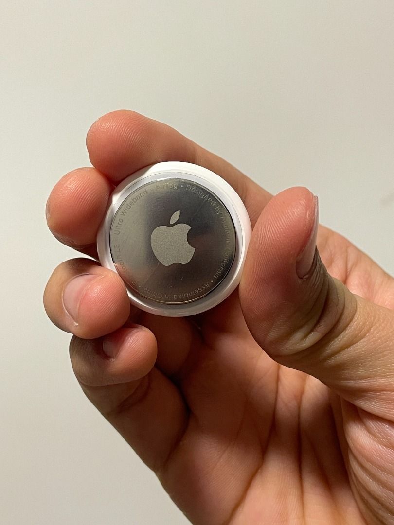Apple AirTag (Category: Other Mobile & Gadget Accessories) located in Singapore. Submitted by ceezetedge (Listing ID 1377622866, Image 2). Description: 📦 Apple Airtag 💰 $29/pcs 💰 $110/box of 4 ✅ 4-pack box, but individually sealed ✅ Can pair it on the spot once payment is made ✅ 12 months Apple official warranty..