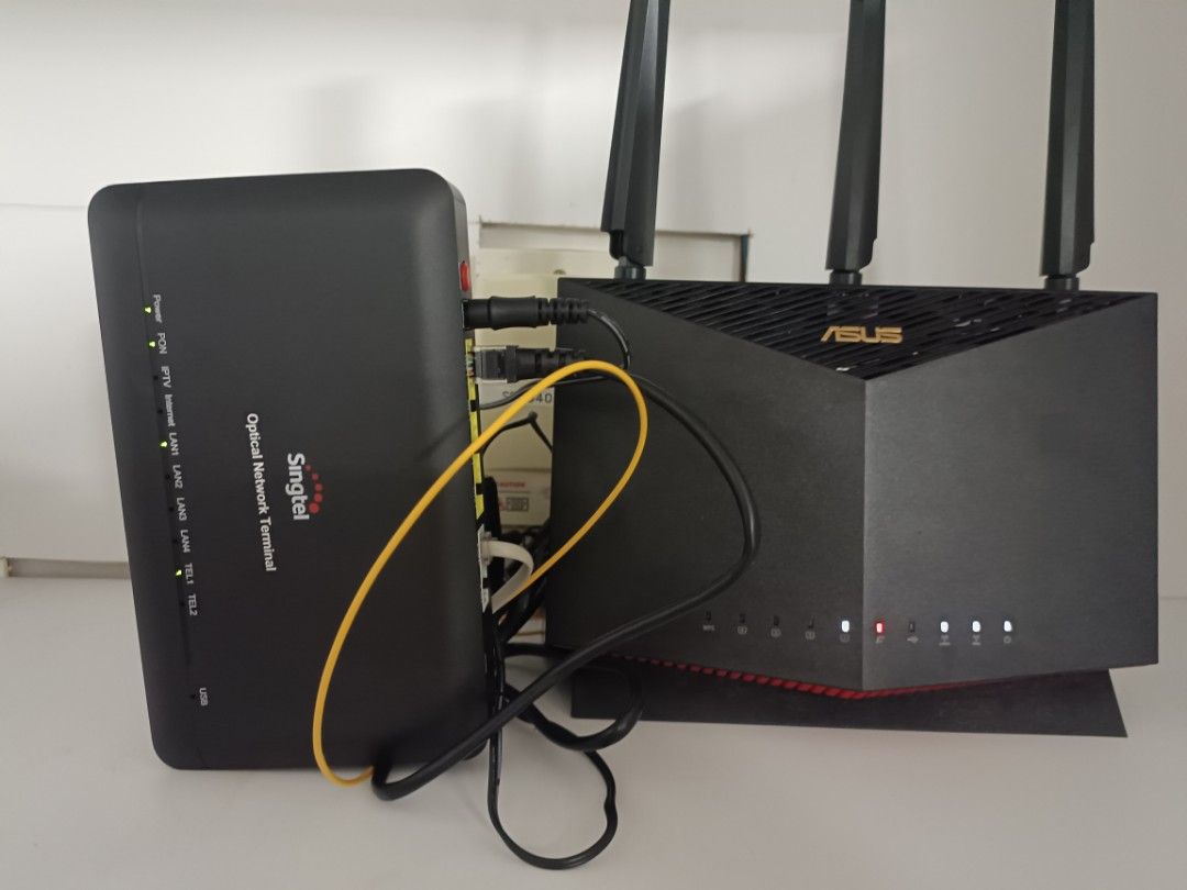 ASUS Routers (Category: Networking) located in Singapore. Submitted by sing (Listing ID 1377705276, Image 1). Description: - Ideal for gaming and high-bandwidth application selling both.