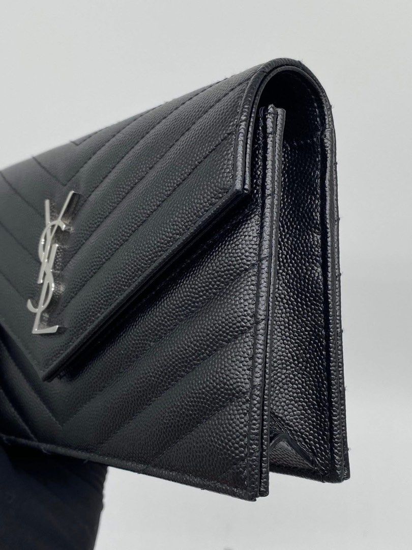 Authentic YSL Woc Envelope Chain Wallet Small ✨ (Category: Luxury Bags & Wallets) located in Quezon City. Submitted by jhaediah (Listing ID 1377705698, Image 3). Description: YSL Woc Envelope Chain Wallet Small ✨ Authentic | Rank A Condition. Inclusion: Booklet, Dust Bag, Official Receit And Box.