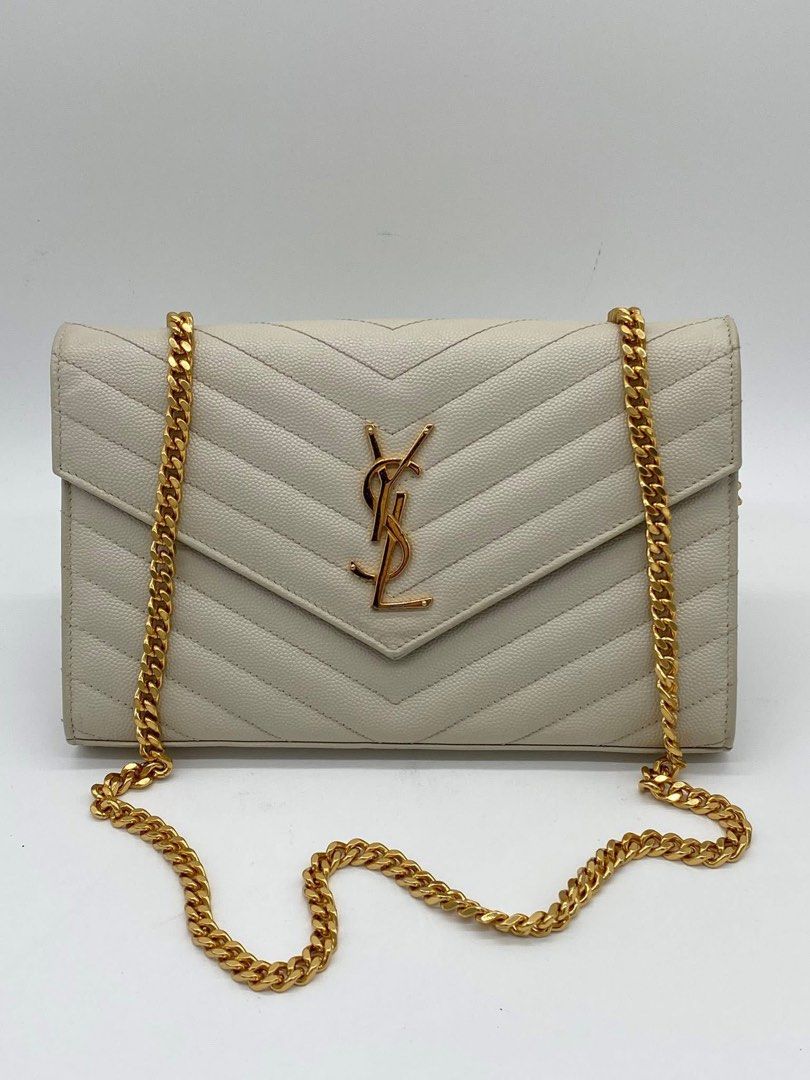 Authentic YSL Woc Medium Size ✨ (Category: Luxury Bags & Wallets) located in Quezon City. Submitted by jhaediah (Listing ID 1377703187, Image 1). Description: YSL Woc Medium Size ✨ Authentic | Rank A Condition. No Inclusion: .