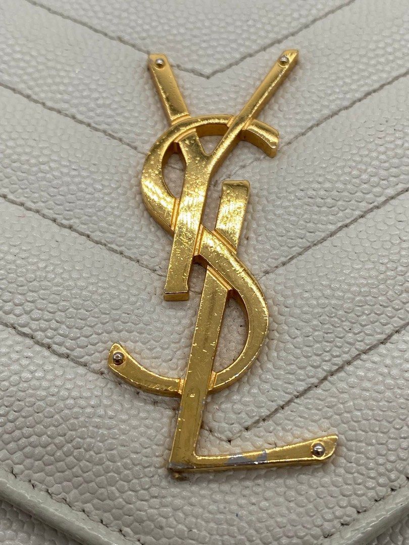 Authentic YSL Woc Medium Size ✨ (Category: Luxury Bags & Wallets) located in Quezon City. Submitted by jhaediah (Listing ID 1377703187, Image 3). Description: YSL Woc Medium Size ✨ Authentic | Rank A Condition. No Inclusion: .