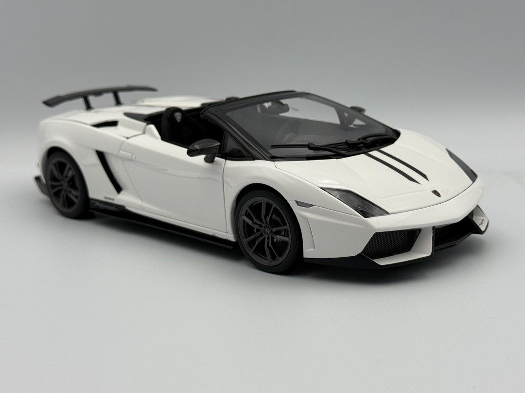 Autoart 1:18 Lamborghini Gallardo LP570-4 Performante Spyder