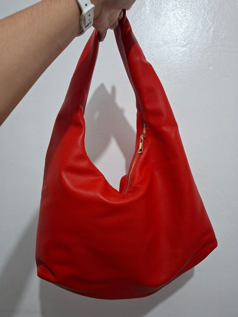 Aztrid Hobo Bag (Red) (Category: Shoulder Bags) located in Quezon City. Submitted by ashhhrmrz (Listing ID 1377571013, Image 2). Description: Used once. With dust bag and box. Size:Large.