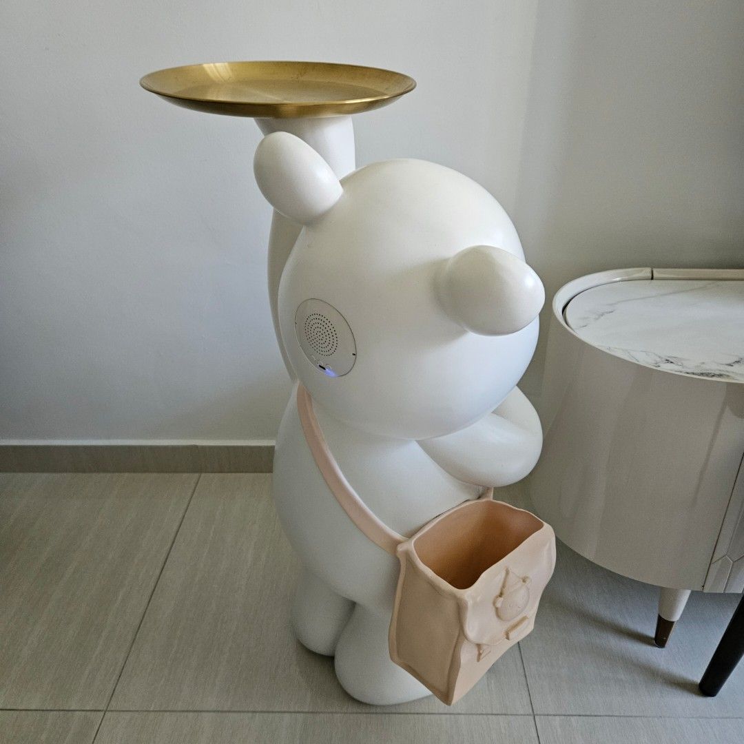 Bear Sculpture with Bluetooth Speaker63205307201409112