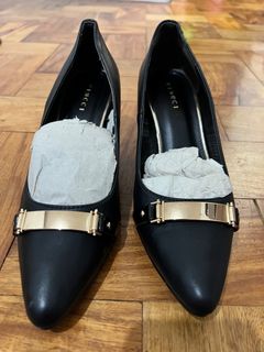 (Category: ) located in . Submitted by millennialclothes (Listing ID 1377627767, Image 1). Description: .