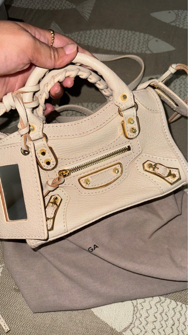 Blncga Small Bag (Category: Cross-body Bags) located in Manila. Submitted by j1221 (Listing ID 1377723012, Image 3). Description: Got it from Japan.