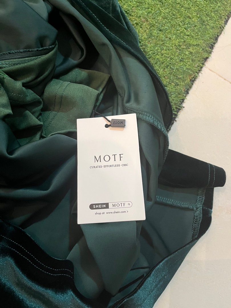 Body con midi dress from MOTF (Category: Dresses) located in Mandaluyong City. Submitted by patty0716 (Listing ID 1377597174, Image 3). Description: Fit S-M Gamosa fabric Great quality With tags Can be worn for casual to semi-formal look From MOTF premium collection Priced at 2K++.
