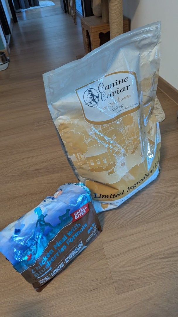 Canine Caviar & First Mates Small Bites Dog Food (Category: Pet Food) located in Singapore. Submitted by doggiez999 (Listing ID 1377715798, Image 1). Description: - Two opened bags of dog food to giveaway. - Includes: - Canine Caviar (Chicken) - First Mate Small Bites Chicken Meal with Blueberries Formula Grain Free..