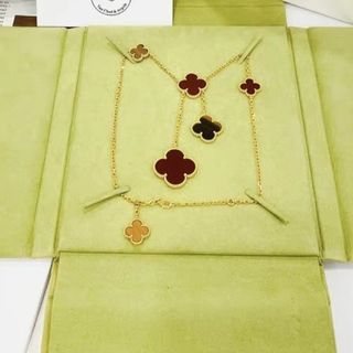 (Category: ) located in . Submitted by luxetreasuretrove (Listing ID 1377630052, Image 1). Description: .