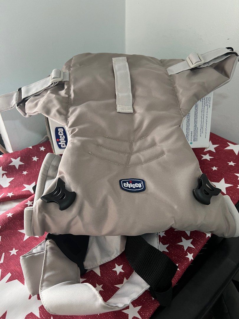 Chicco Easyfit Baby Carrier (Category: Carriers & Slings) located in Quezon City. Submitted by thealeyasells (Listing ID 1377600777, Image 3). Description: For reference: https://chicco.com.ph/products/easyfit-baby-carrier?srsltid=AfmBOop4Fl2ZTce18NTfA-07ZEP4TKikpncExIY036HAgB8RL_DoB405&variant=46017027047725 New, complete with box From 0+ mos to up to 9kg Please check my other listing. Thank you!.