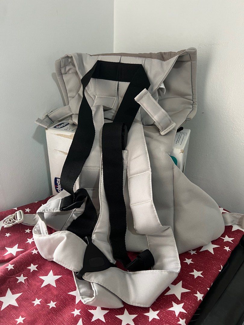 Chicco Easyfit Baby Carrier (Category: Carriers & Slings) located in Quezon City. Submitted by thealeyasells (Listing ID 1377600777, Image 2). Description: For reference: https://chicco.com.ph/products/easyfit-baby-carrier?srsltid=AfmBOop4Fl2ZTce18NTfA-07ZEP4TKikpncExIY036HAgB8RL_DoB405&variant=46017027047725 New, complete with box From 0+ mos to up to 9kg Please check my other listing. Thank you!.