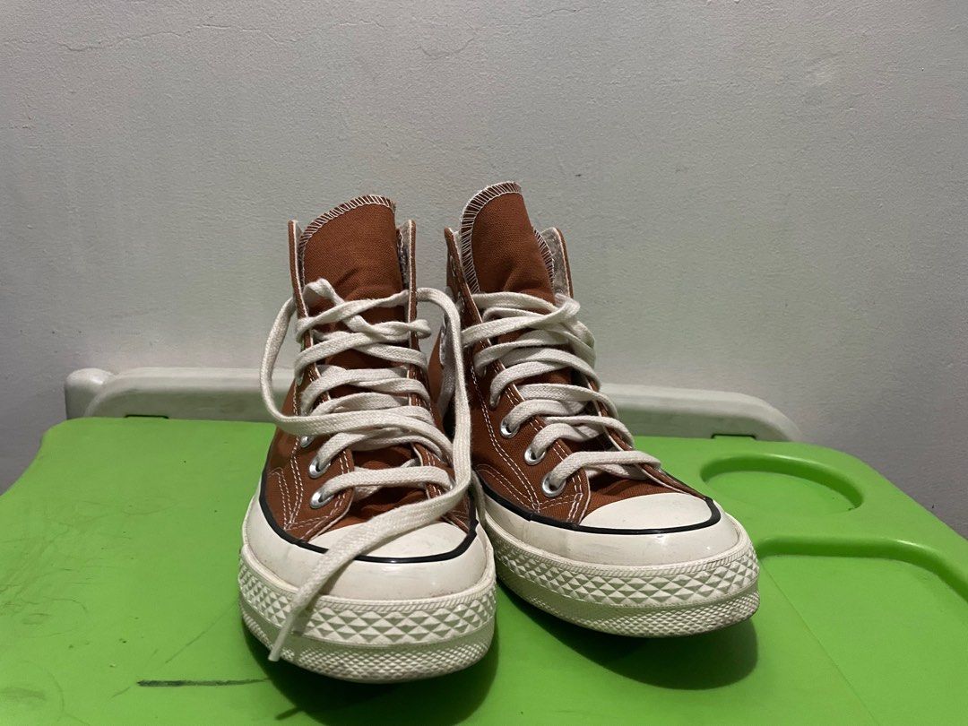 Converse All Star 70s / Chuck 70s (Category: Sneakers) located in Manila. Submitted by razbeh (Listing ID 1377693564, Image 2). Description: Chuck 70s Kahawig niya yun Carhartt x Converse ; brown colorway Size 7 / 25cm Huwag na magchat if tatawad, firm price, Shipping sagot ng buyer Lalamove within Metro Manila.
