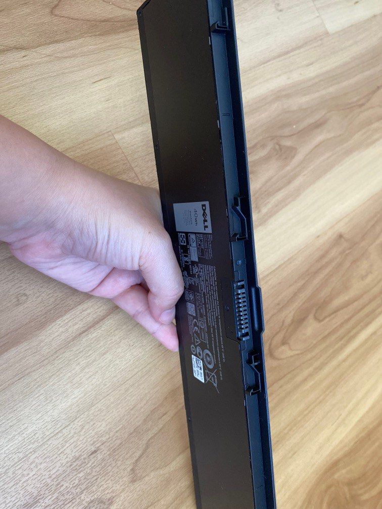 DELL V8XN3 BATTERY FOR DELL LATITUDE E7250 E7440 E7450 (Category: Computer Parts) located in Singapore. Submitted by travelller (Listing ID 1377648362, Image 3). Description: Brand new.
