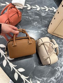 （分類：）位於 。 由 elegant.magic_luxurybuyer 提交（商品編號 1377745870，圖片 1）。簡介： 。
