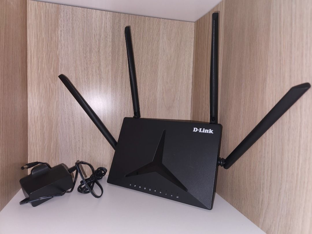 D-Link DWR-M920 N300 4G LTE Router (Category: Networking) located in Singapore. Submitted by westlaker (Listing ID 1377669582, Image 2). Description: Selling a D-Link DWR-M920 router. Supports 4G LTE, Dual WAN, and VPN. Features an external 4G WiFi antenna and a WPS button. Perfect for you who are looking for a home or office network, do not have high usage and not want to pay a high price for Fibre Network, and want a stable yet portable solutio