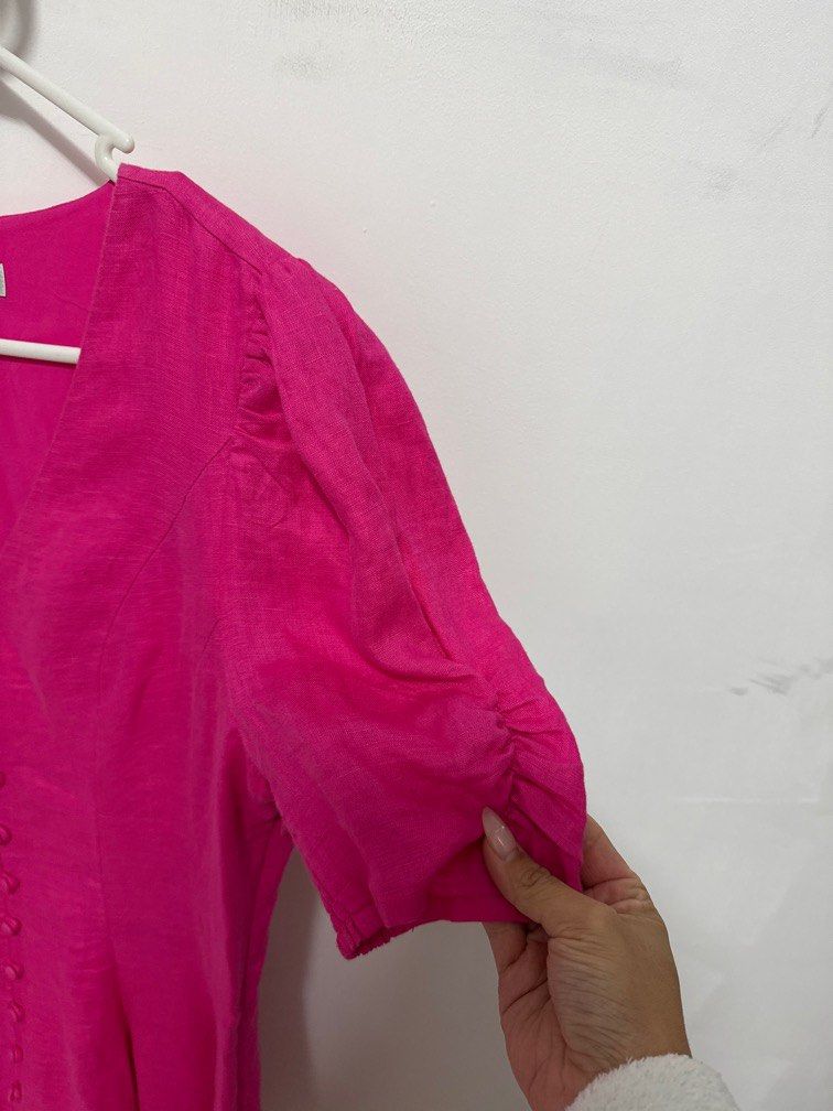 Forever New Fuschia Dress (Category: Women's Clothes) located in Liverpool. Submitted by joliee_ (Listing ID 1377625785, Image 3). Description: Purchased for $120 however selling for cheap due to the tear in the back (as in image) It’s a short, fit and flare dress, very flattering with puffy sleeves. .