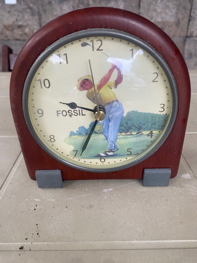 Fossil Golf Desk Clock (Category: Clocks) located in Quezon City. Submitted by boxercup (Listing ID 1377633858, Image 1). Description: Fossil Golf Desk Clock Quartz battery operated Wood case Pickup QC Shipping at buyers expense.