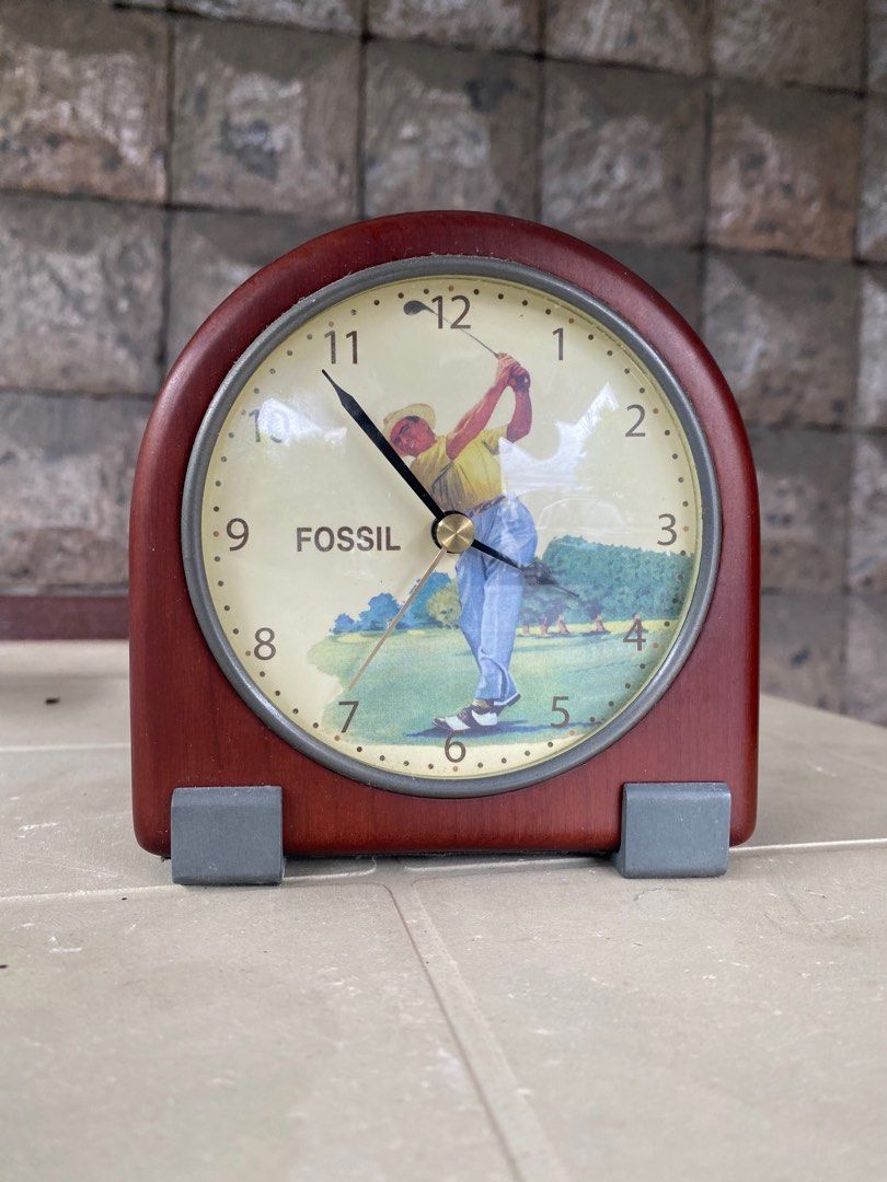 Fossil Golf Desk Clock (Category: Clocks) located in Quezon City. Submitted by boxercup (Listing ID 1377633858, Image 2). Description: Fossil Golf Desk Clock Quartz battery operated Wood case Pickup QC Shipping at buyers expense.