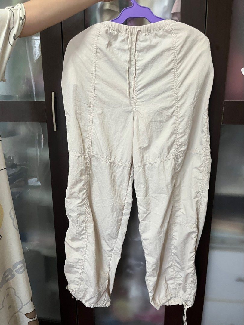 H&M divided cargo pants brand new Small (Category: Other Bottoms) located in Mandaluyong City. Submitted by stephmd (Listing ID 1377657737, Image 1). Description: Divided by H&M Original Brand new with tags Small on tag Runs big Fits 32 inches up waist line Measurements when laid flat 39 inches length 15 inches waist Loc mandaluyong.