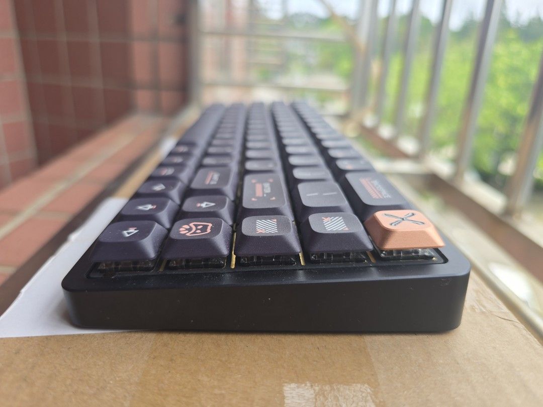 由 alex1222w (刊登 ID 1377603252，圖片 3) 提交，位於 苗栗縣 (Miaoli) 的 IQUNIX铝厂MG65矮轴机械键盘无线蓝牙便携办公平板笔记本电脑外接 (類別：電腦鍵盤及相關產品)，說明：名符其實的鋁陀陀 內附完整配件及金屬鍵帽 面交送羅技 POP EMOJI 潮流鍵盤手拖 此鍵盤較適用於Mac系統，Windows 部分功能受限故售出。。