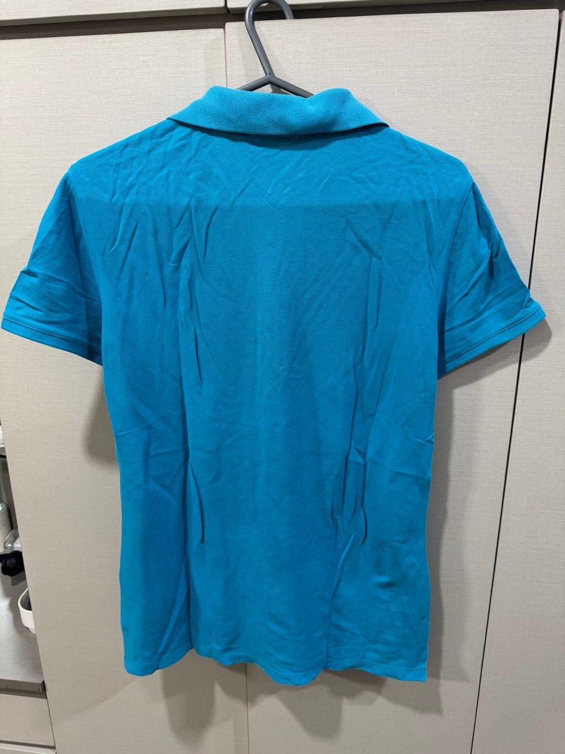 Izod Blue Polo Shirt (Medium) (Category: Shirts) located in Quezon City. Submitted by declutter_cts (Listing ID 1377713481, Image 3). Description: Brand and size faded on shirt.