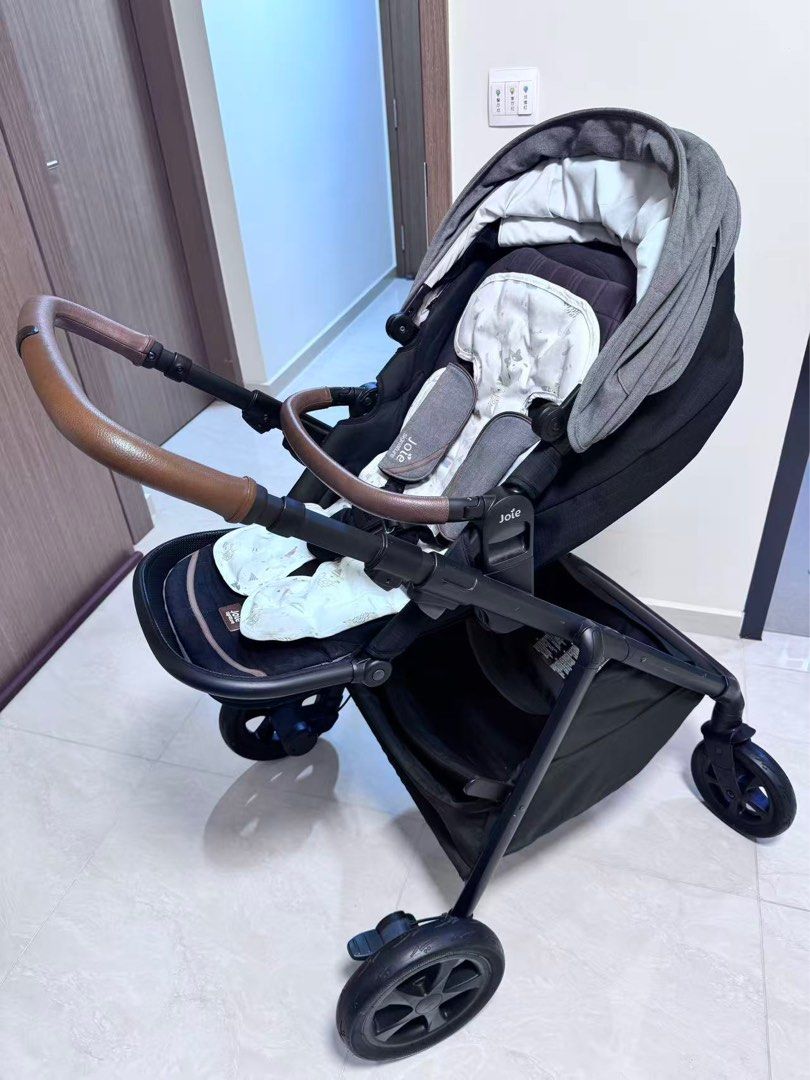 Joie Stroller (Category: Strollers) located in Singapore. Submitted by tottintu (Listing ID 1377716121, Image 2). Description: Joie Signature .