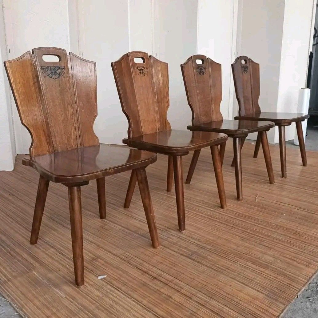 Karimoku Rustic Oak Solid Wood Dining Chairs (Category: Chairs) located in Quezon City. Submitted by matetdevis13 (Listing ID 1377707868, Image 2). Description: Karimoku Rustic Oak Solid Wood Dining Chairs Price: 8500 L17 x W16.5 x H15/31 In good condition Code AKC B-505.
