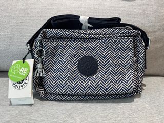由 lynn.t322 (刊登 ID 1377596596，圖片 1) 提交，位於 的 (類別：)，說明：。