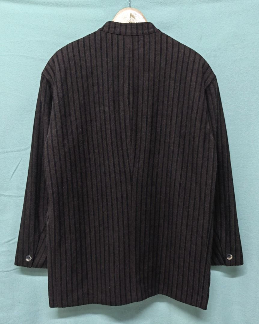 Lazy Hill Buttondown Vintage Blazer (Category: Coats, Jackets and Outerwear) located in Cavite. Submitted by marbie_marbs (Listing ID 1377678555, Image 2). Description: 🔖 𝗕𝗿𝗮𝗻𝗱: Lazy Hill 📏 𝗦𝗶𝘇𝗲 𝗼𝗻 𝘁𝗮𝗴: n/a 𝘓𝘦𝘯𝘨𝘵𝘩: 31" 𝘞𝘪𝘥𝘵𝘩: 23.5" 👕 𝗕𝗲𝘀𝘁 𝗳𝗶𝘁𝘀: ⭐ 𝗖𝗼𝗻𝗱𝗶𝘁𝗶𝗼𝗻: Excellent, no flaws, high quality and ready to wear! 🖍 𝗖𝗼𝗹𝗼𝗿 𝗿𝗮𝘁𝗲: 10/10 ✅ 𝐅𝐄𝐀𝐓𝐔𝐑𝐄𝐒: ✔️ 2 spacious pockets ✔️ With thin shoulder 