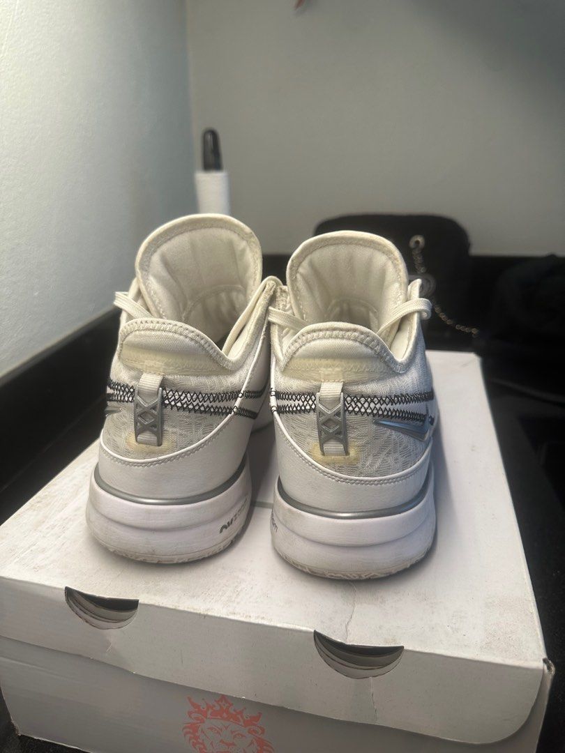 Lebron NXXT Gen “White Metallic Silver” (Category: Sneakers) located in Taguig. Submitted by umaliroge (Listing ID 1377626524, Image 2). Description: Size 11 .
