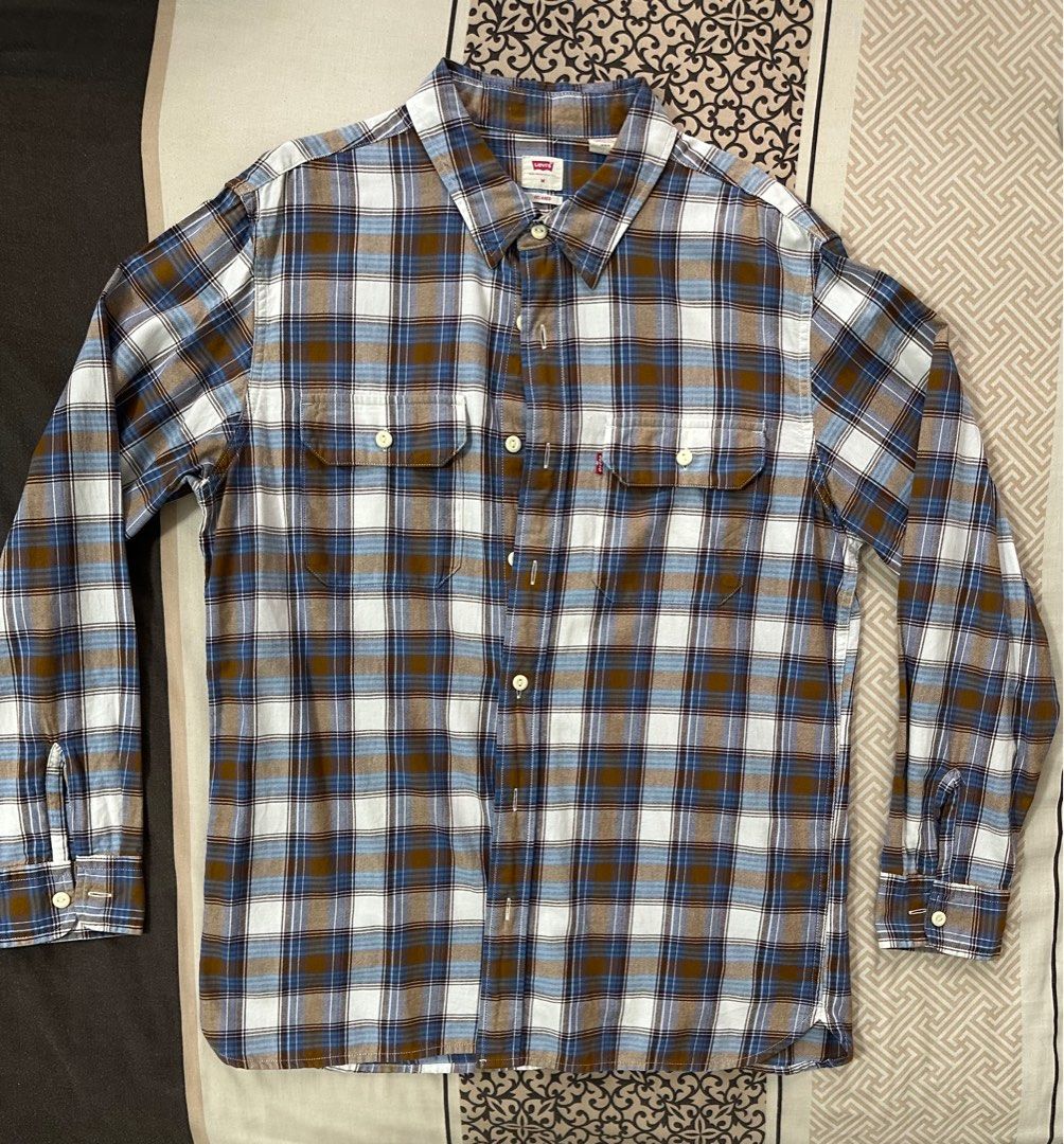 Levis Trucker Long Sleeves (As Pack) (Category: Formal Shirts) located in Antipolo. Submitted by declutterbyonslaught (Listing ID 1377738778, Image 2). Description: For Sale: Levis Trucker Long Sleeves As pack! Size Medium Relaxed Fit See size guide for detailed measurements Like new (used 1-2 times) medyo malaki for me .