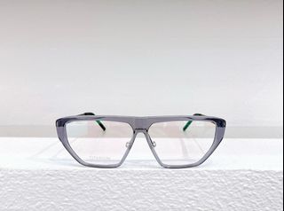(Category: ) located in . Submitted by fashion.shoppp (Listing ID 1377713033, Image 1). Description: .