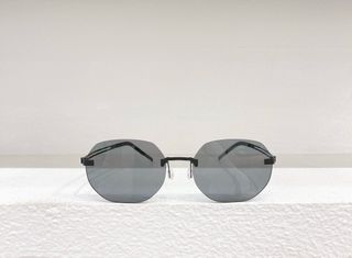 (Category: ) located in . Submitted by fashion.shoppp (Listing ID 1377719586, Image 1). Description: .