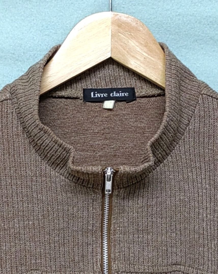 Livre Claire Knitted Vest (Category: Vests) located in Cavite. Submitted by marbie_marbs (Listing ID 1377676005, Image 2). Description: 🔖 𝗕𝗿𝗮𝗻𝗱: Livre Claire 📏 𝗦𝗶𝘇𝗲 𝗼𝗻 𝘁𝗮𝗴: n/a 𝘓𝘦𝘯𝘨𝘵𝘩: 25" 𝘞𝘪𝘥𝘵𝘩: 20.5" 👕 𝗕𝗲𝘀𝘁 𝗳𝗶𝘁𝘀: Large to XL ⭐ 𝗖𝗼𝗻𝗱𝗶𝘁𝗶𝗼𝗻: Excellent, no flaws and ready to wear! 🖍 𝗖𝗼𝗹𝗼𝗿 𝗿𝗮𝘁𝗲: 10/10 ✅ 𝐅𝐄𝐀𝐓𝐔𝐑𝐄𝐒: ✔️ Semi stretchy ✔️ 2 side pockets with zipper 📝 𝐈𝐌𝐏𝐎𝐑𝐓𝐀𝐍𝐓 𝐍𝐎𝐓�