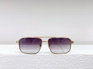 (Category: ) located in . Submitted by fashion.shoppp (Listing ID 1377742893, Image 1). Description: .