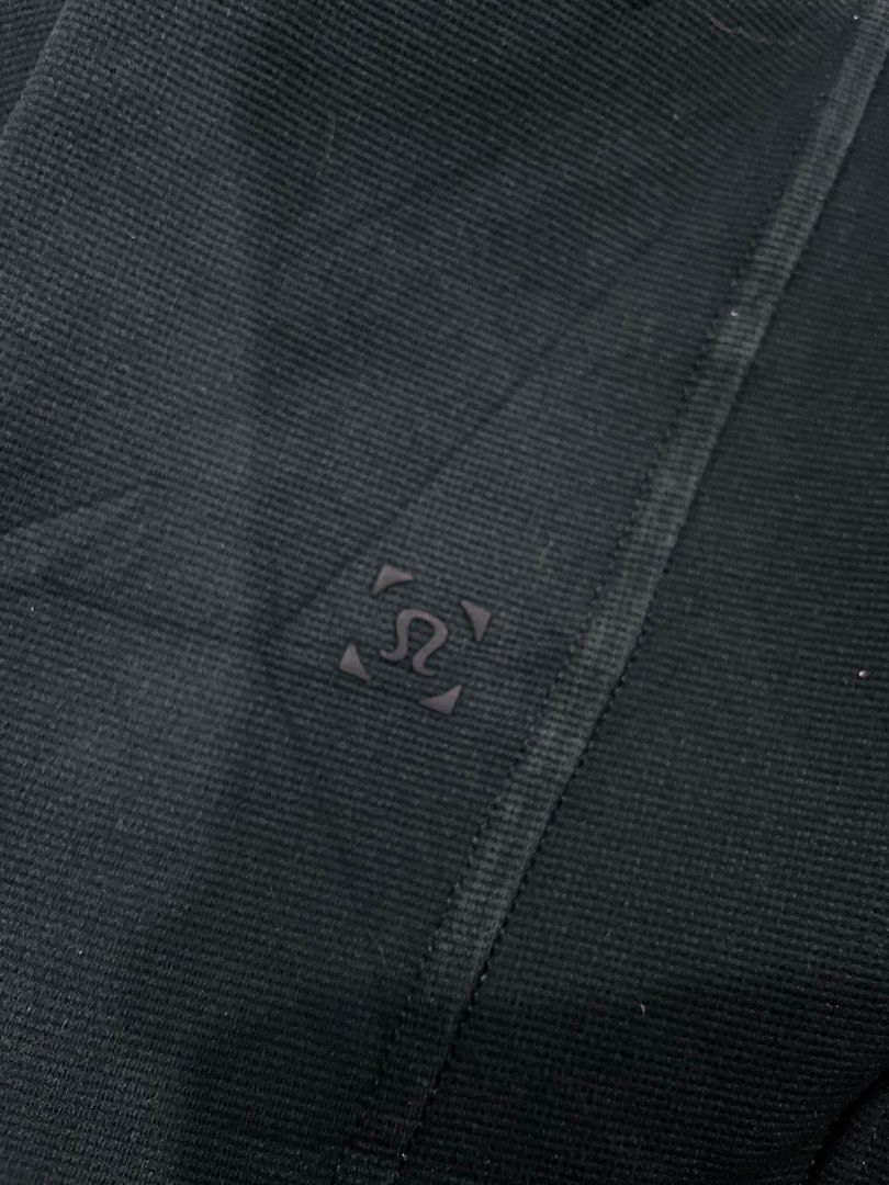 Lululemon Termawear Jacket (Category: Activewear) located in Quezon City. Submitted by 13allrock13 (Listing ID 1377660849, Image 2). Description: .