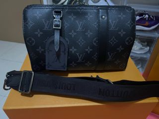 (Category: ) located in . Submitted by drr_preloved (Listing ID 1377616122, Image 1). Description: .
