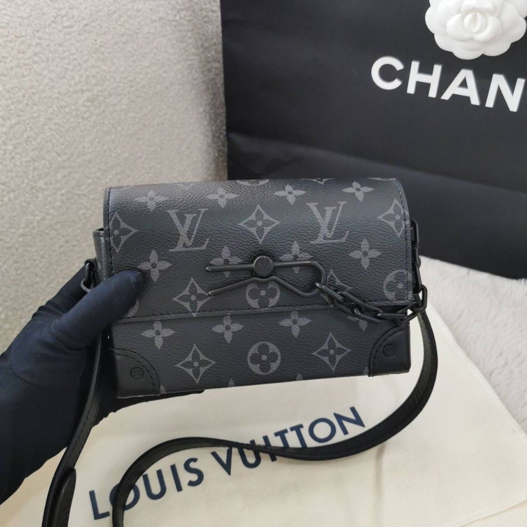 LV Steamer Monogram Eclipse (Category: Bags & Wallets) located in Kuala Lumpur. Submitted by genuinebrand (Listing ID 1346267952, Image 1). Description: LV Steamer Monogram Eclipse Kept unused full set 🤍.