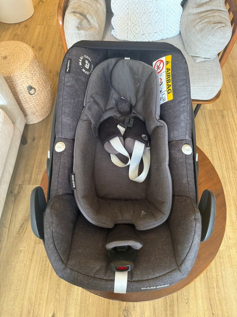 Maxi-Cosi Pebble Plus Car Seat (Category: Car Seats) located in Singapore. Submitted by yanibunny (Listing ID 1377683015, Image 3). Description: Used Maxi-Cosi Pebble Plus car seat in good condition. Suitable for newborns up to approximately 12 months. Features a comfortable design and easy installation. Includes all original parts. Minor signs of use, but overall well-maintained and ready for use. Bought in 2020. Condition 8/10. Fits onto Quinny